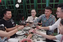 Vợ cũ tổ chức sinh nhật chồng cùng vợ mới