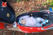 Mẹ làm rẫy để con trong cốp xe khiến dân mạng tranh cãi nảy lửa