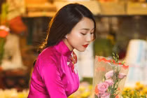 "Người yêu Sơn Tùng" đẹp như "ngọc nữ" trong tà áo dài đón Tết