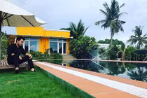 Chiêm ngưỡng biệt thự rộng thẳng cánh cò bay của bạn trai Hòa Minzy