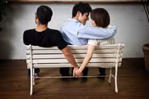 Chồng cô giáo “chữa sốt rét” trong nhà nghỉ quyết gửi đơn khiếu nại