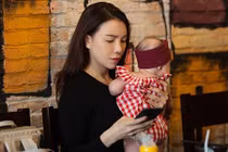 Loạt mỹ nữ Việt kín như bưng chuyện sinh con