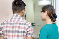 Vợ chồng "méo mặt" tại "phòng hạnh phúc"