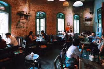 Video: Vì sao các chuỗi cà phê lúc nào cũng đông khách?