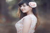 Người yêu Đan Trường hot trên báo Trung vì ngày càng bốc lửa
