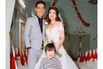 Cháu gái khóc nức nở trong ngày dì làm cô dâu
