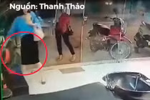 Video: Người phụ nữ ăn mặc sang chảnh trộm túi xách ở tiệm cắt tóc