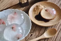 Video:Thử làm bánh giọt nước trong veo, đẹp lung linh