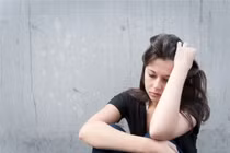 Hội trường đám cưới náo loạn vì tiếng hét của cô gái lạ