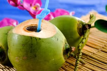 Uống nước dừa theo cách này mỡ thừa bao nhiêu cũng biến mất