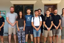 Campuchia bắt 10 thanh niên Tây mở tiệc thác loạn
