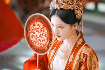 Hoàng hậu có xuất thân bần hàn bị hãm hại qua đời khi đang mang thai