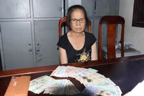 Cụ bà bắt xe từ Hà Nam vào Hà Tĩnh móc túi du khách