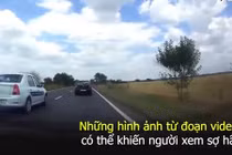 Video: Ô tô vượt ẩu tốc độ chóng mặt, người xem sợ xanh mắt