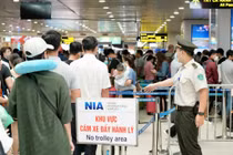 Nhân viên an ninh hàng không Nội Bài bị tài xế taxi hành hung
