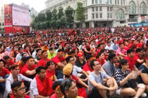 Nhiều màn hình Led “khủng” trên phố Nguyễn Huệ phục vụ AFF Suzuki Cup 2018