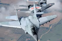 Chóng mặt góc ảnh từ buồng lái tiêm kích MiG-29