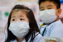 Có nên cho học sinh tiểu học nghỉ vì sức nóng dịch bệnh virus Corona?