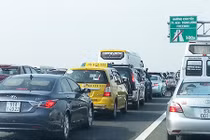 TP HCM: Đăng ký ôtô dưới 10 chỗ tăng 11 triệu đồng