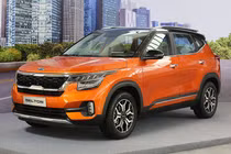 Kia Seltos bất ngờ bán chạy "vượt mặt" Toyota Corolla Cross