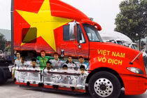 "Soi" dàn xe ôtô độ cổ vũ U23 Việt Nam vô địch