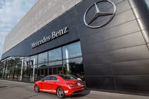 Sau 25 năm tại Việt Nam, hơn 40.000 xe Mercedes-Benz lăn bánh