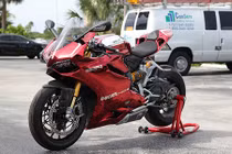 Siêu môtô Ducati 1199 Panigale R bản độ Cromata Rossa