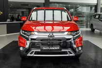 Mitsubishi Outlander 2.4 tại Việt Nam "đại hạ giá" hơn 200 triệu