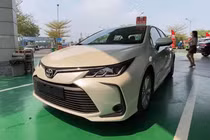 Cận cảnh Toyota Corolla Altis 2022 vừa "cập bến" Việt Nam
