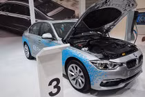 BMW vén màn 330e phiên bản chạy điện
