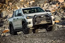 Toyota Hilux sắp lắp ráp tại Việt Nam, hồi sinh phân khúc bán tải
