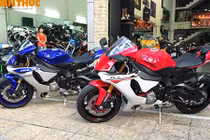 Cặp đôi siêu môtô Yamaha YZF-R1 2015 “nhập tịch” Việt Nam