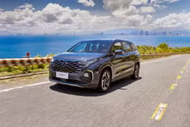 Hyundai Custin – MPV xứng đáng với mức giá dưới 1 tỷ đồng