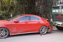 Mercedes-AMG CLA45 tiền tỷ "nát đuôi" tại Thái Nguyên