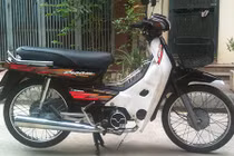 Honda Dream Thái "trùm mền" giá trăm triệu tại Việt Nam