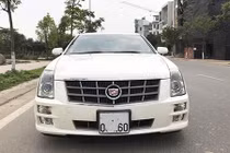 Xe sang Cadillac STS dùng chán bán gần 1 tỷ đồng tại Hà Nội