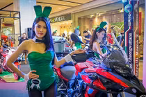 "Bỏng mắt" ngắm dàn thỏ playboy Thái bên Benelli TRK 502