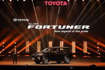 Toyota chính thức ra mắt toàn cầu phiên bản Fortuner 2016