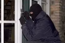  Băng ninja đột nhập nhà dân, chích điện, cướp vàng