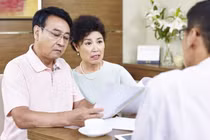 Ba má chồng đem toàn bộ tài sản cho cháu ngoại cá độ, vợ chồng tôi trắng tay