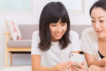 Con cái biết yêu sớm, phụ huynh lúng túng không biết xử lý ra sao