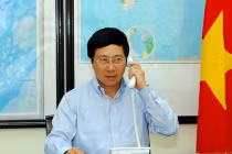 Bộ trưởng Ngoại giao điện đàm với Ủy viên Quốc vụ Trung Quốc