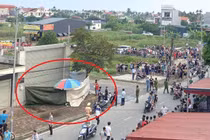 Xác cô gái lõa thể trong bao tải và bi kịch từ chiếc điện thoại