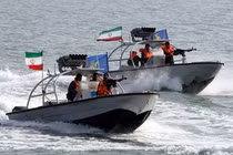 Xuồng cao tốc Iran mang vũ khí gì mà tự tin "cà khịa" tàu chiến Mỹ?
