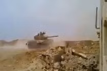 Phiến quân khoe "đập nát" xe tăng T-72 của Syria bằng tên lửa TOW