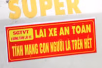 Xuất hiện logo tuyên truyền, nghi biến tướng của “xe vua”?