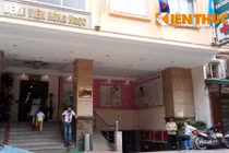 PGĐ BV Hồng Ngọc mang phong bì phúng viếng bệnh nhi tử vong