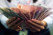 10 đồng tiền thế giới dễ "chết" nhất bởi nhân dân tệ