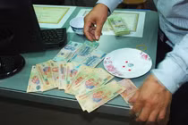 Bắt thượng úy công an huyện ở Đắk Lắk tổ chức đánh xóc đĩa