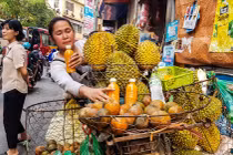 Hà Nội: Người bán hàng rong vật vã với nắng nóng đầu hè